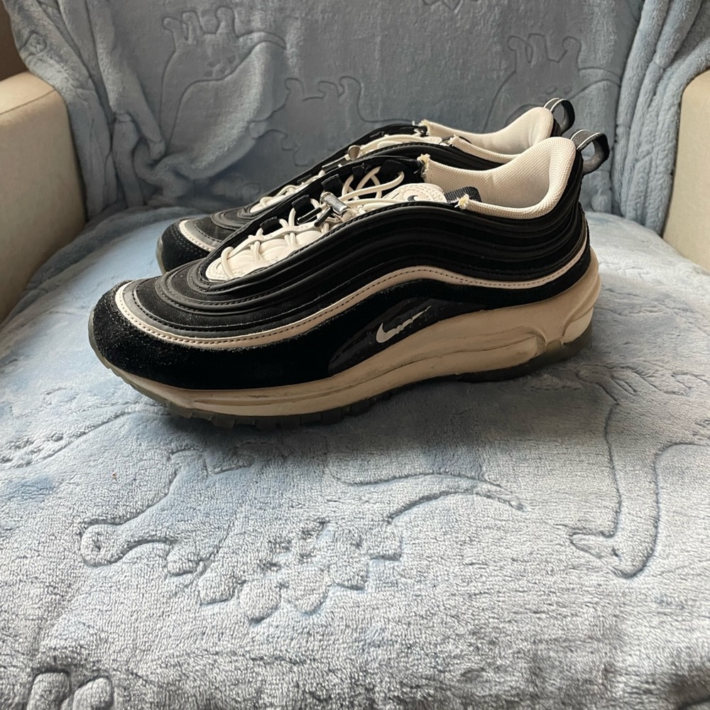 Nike Men's Black and White Sneakers